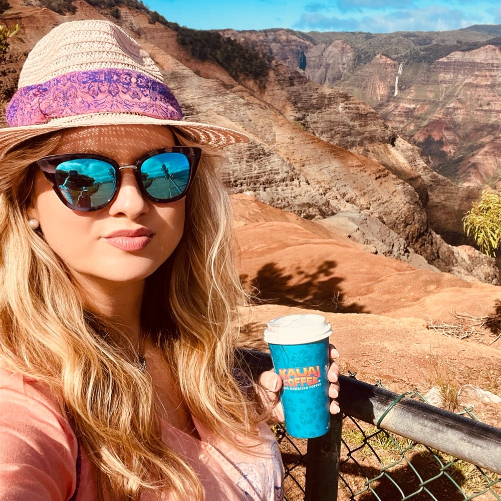 Meet your Posher, Alyssa